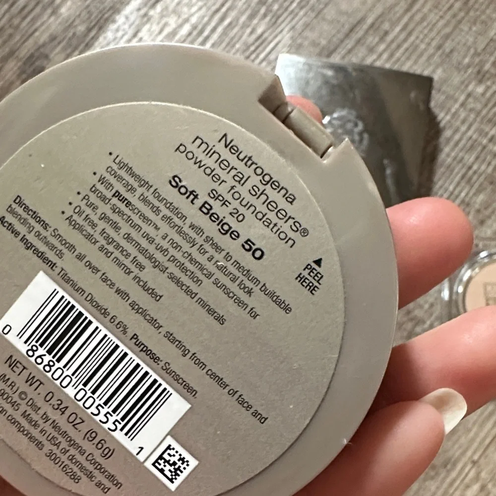 Kirkland Signature Neutral Makeup Set
